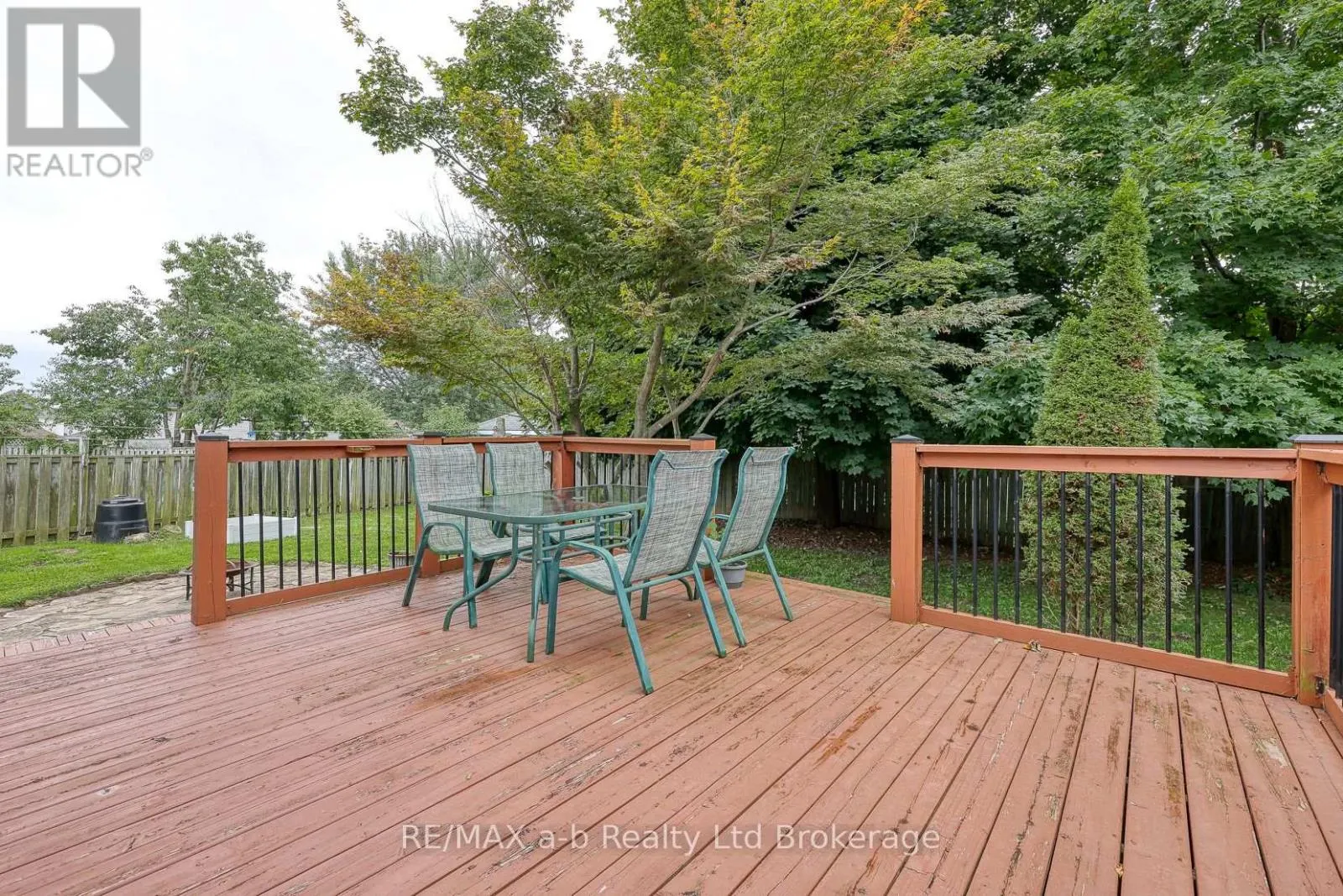 19 HEATHWOOD COURT
