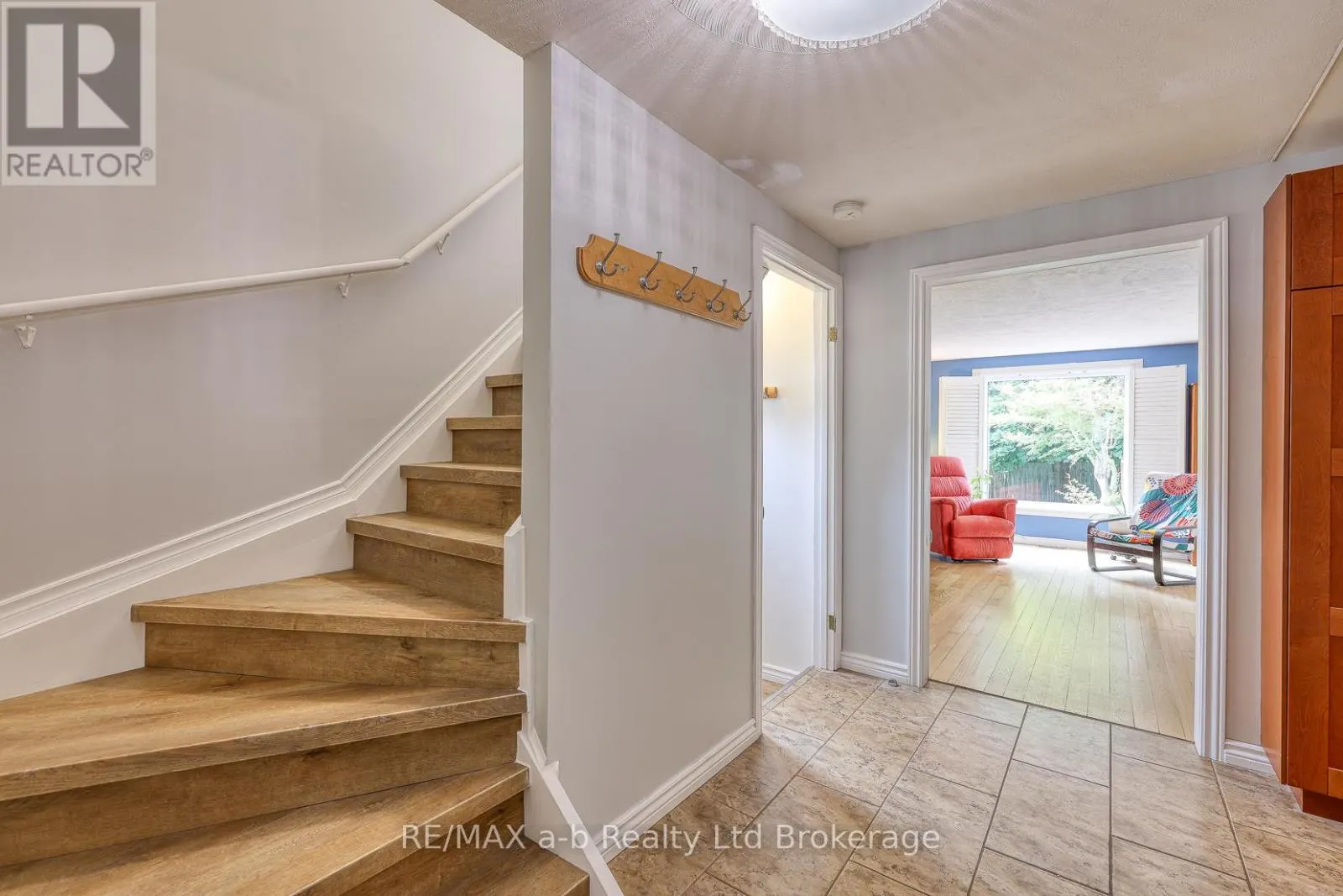 19 HEATHWOOD COURT