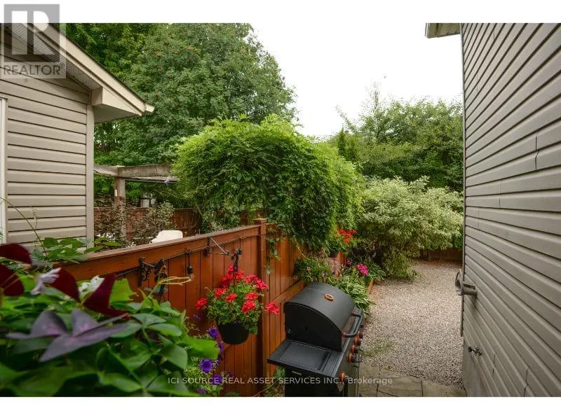 25 SADDLESMITH CIRCLE
