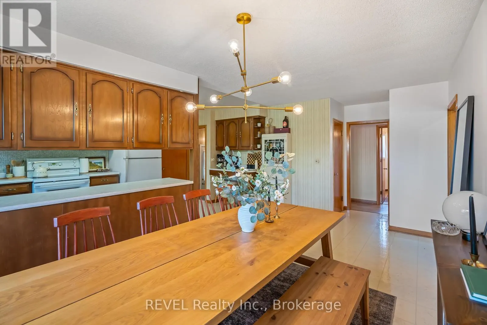 18 BROADMORE AVENUE
