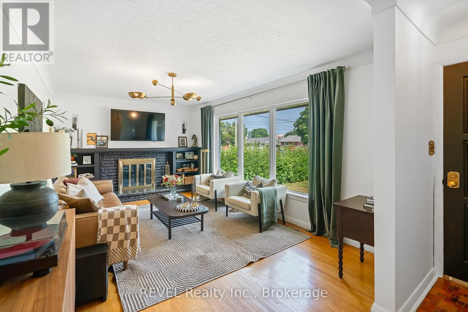 18 BROADMORE AVENUE