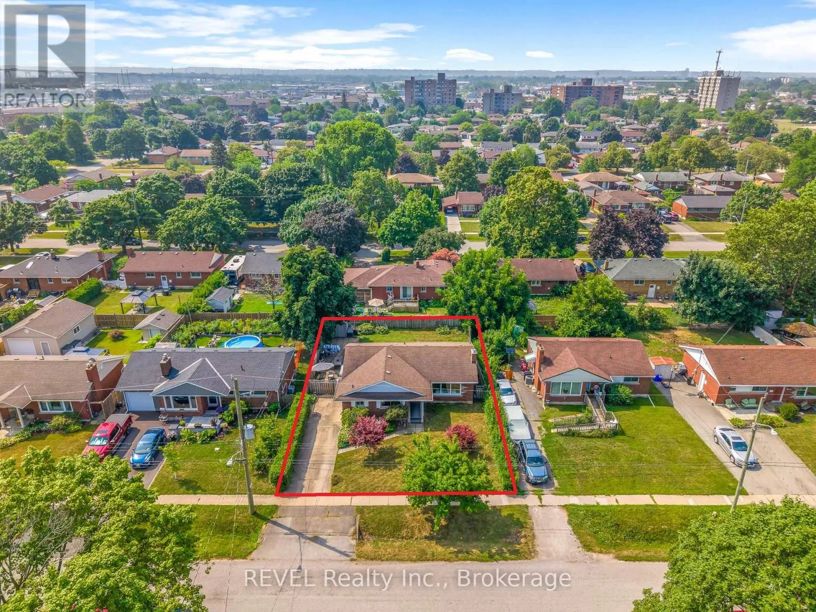 18 BROADMORE AVENUE