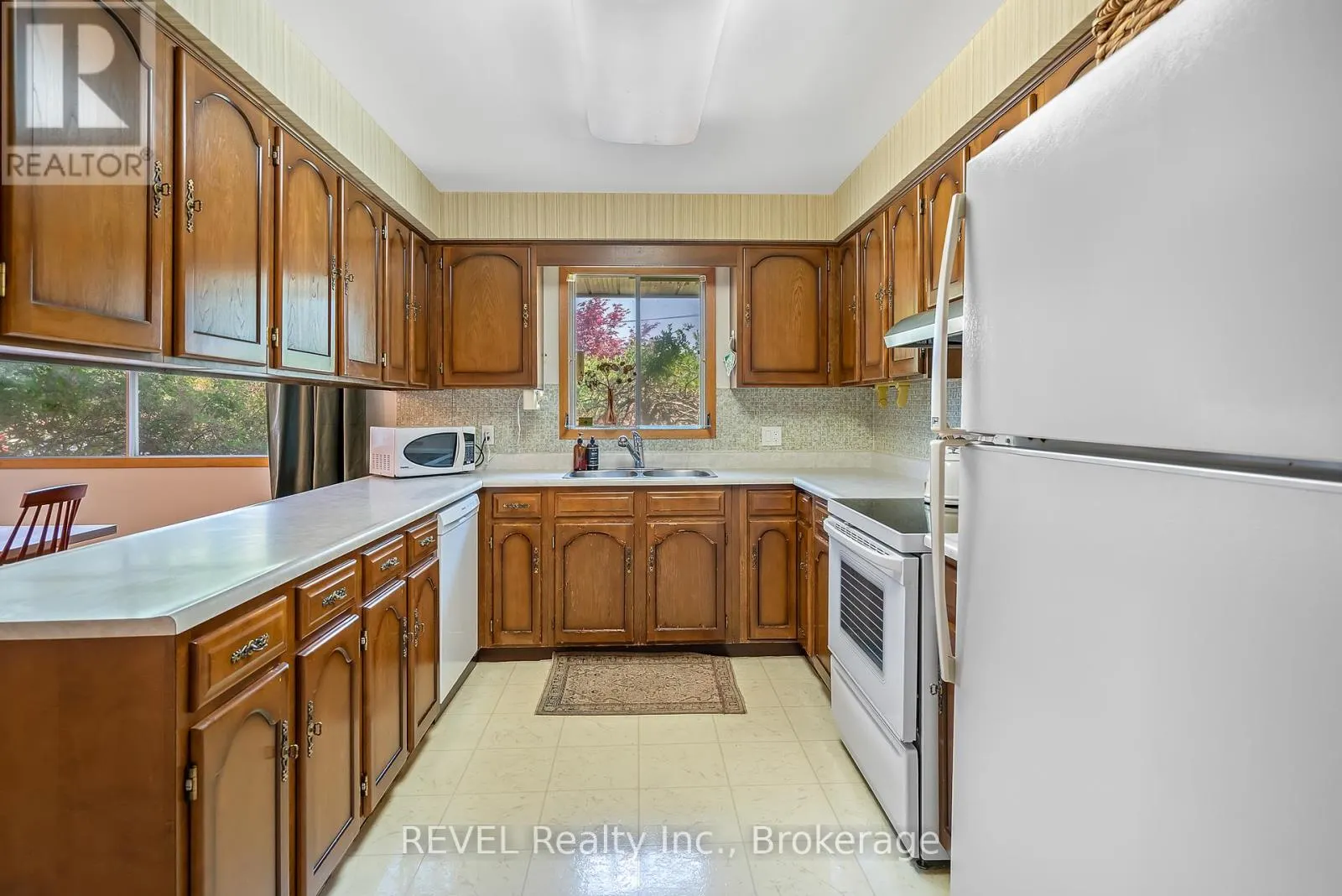 18 BROADMORE AVENUE