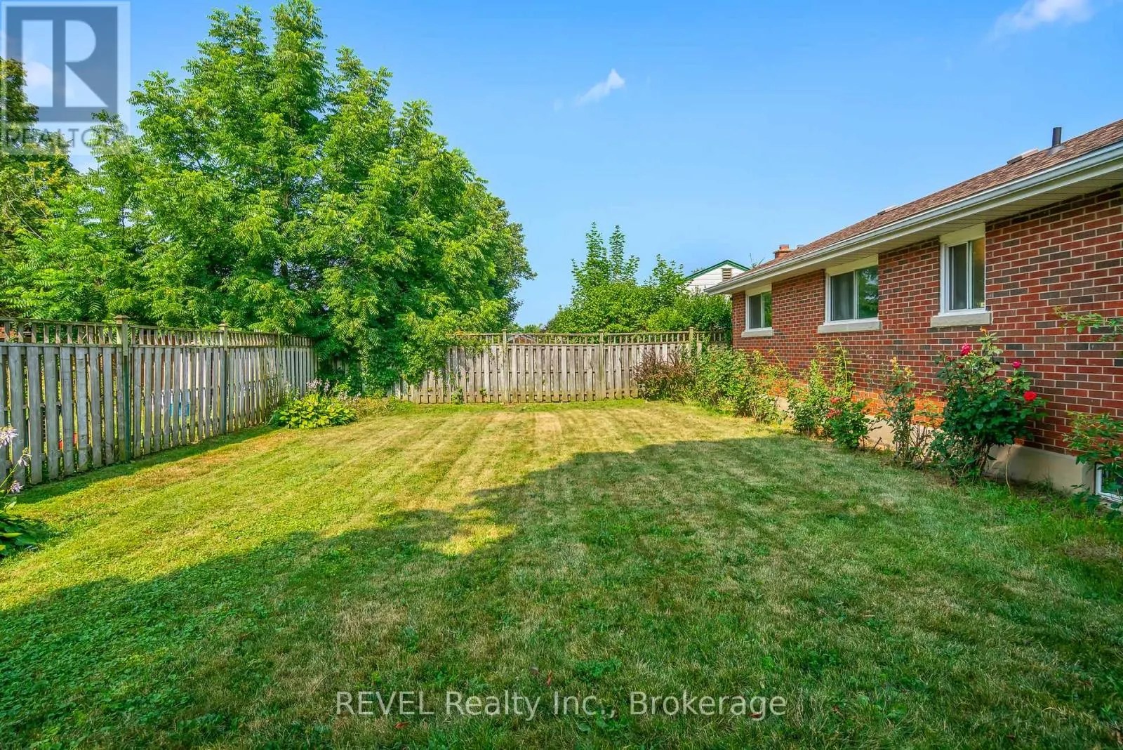 18 BROADMORE AVENUE
