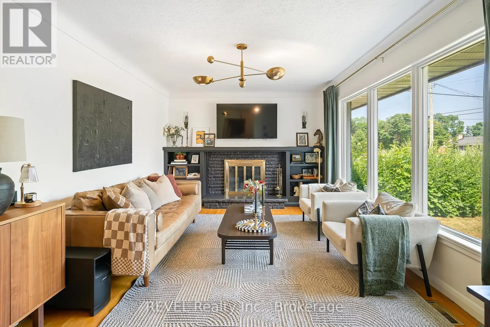 18 BROADMORE AVENUE