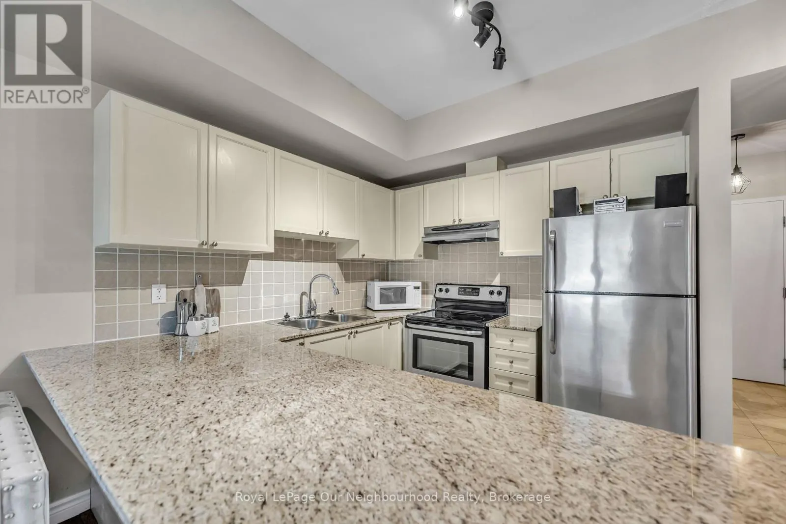 204 - 50 MILL STREET N, #204