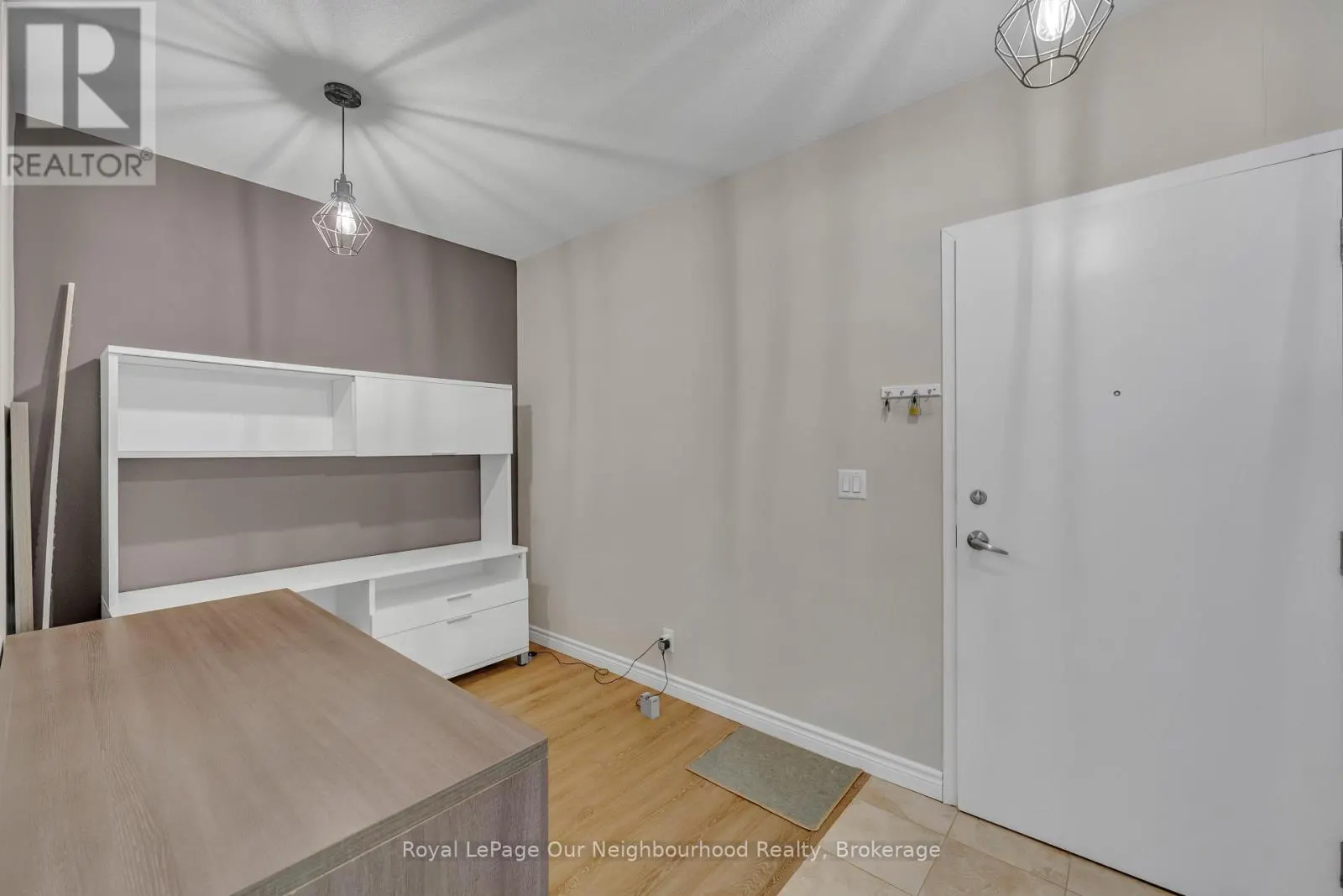 204 - 50 MILL STREET N, #204