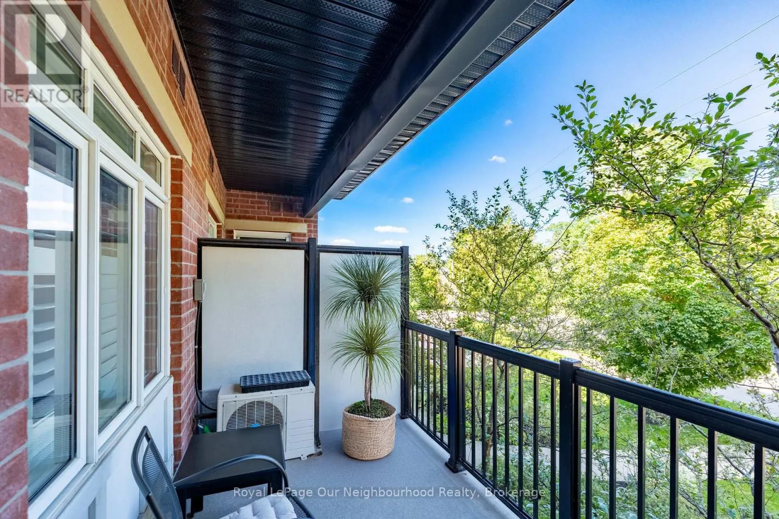 204 - 50 MILL STREET N, #204