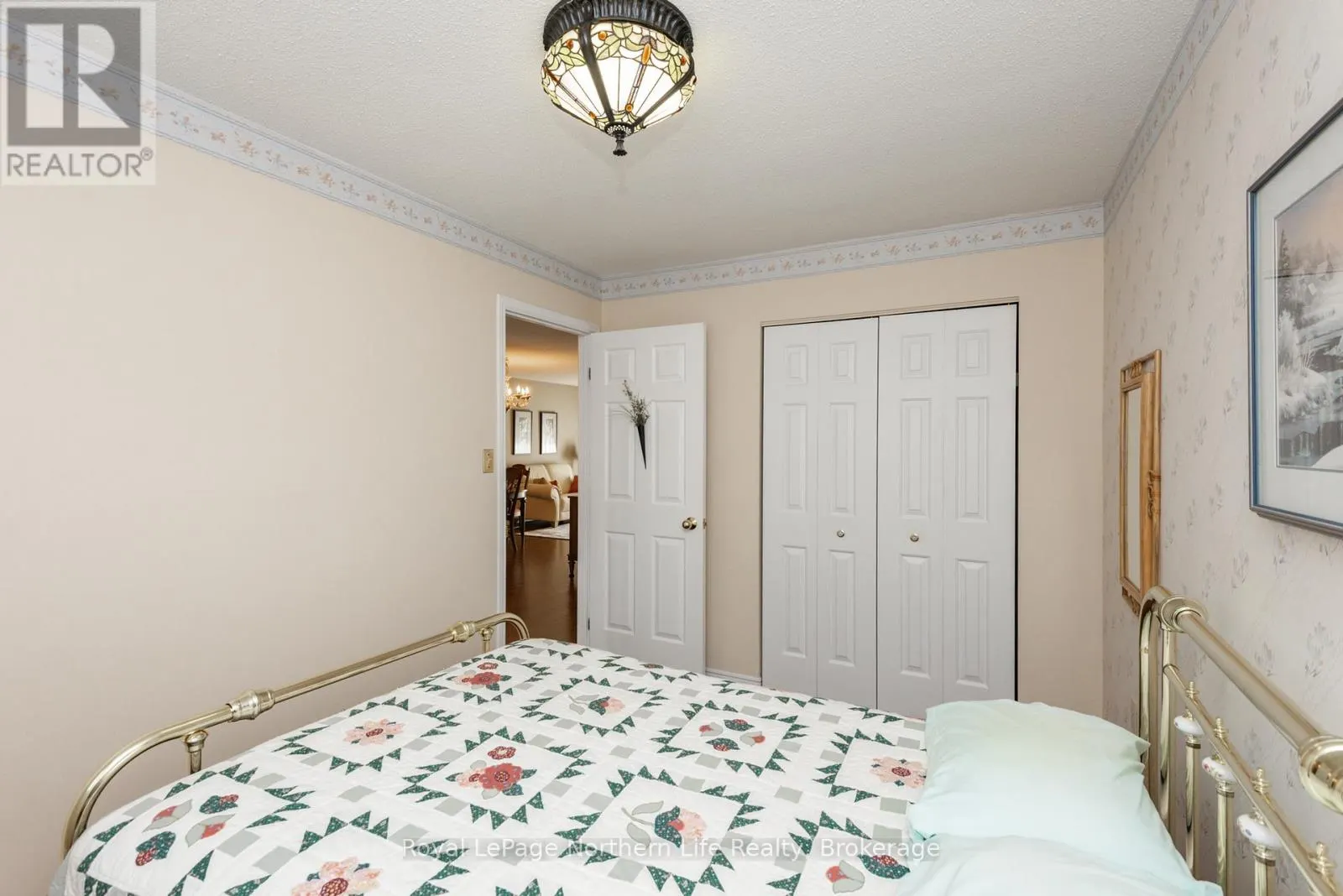 22 - 624 LAKESHORE DRIVE, #22