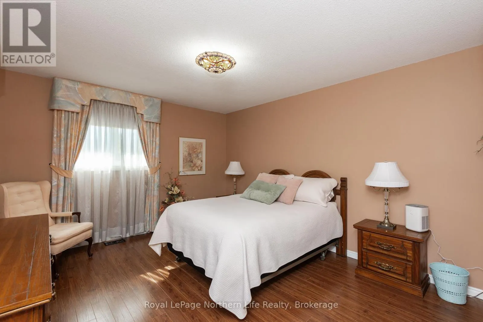 22 - 624 LAKESHORE DRIVE, #22