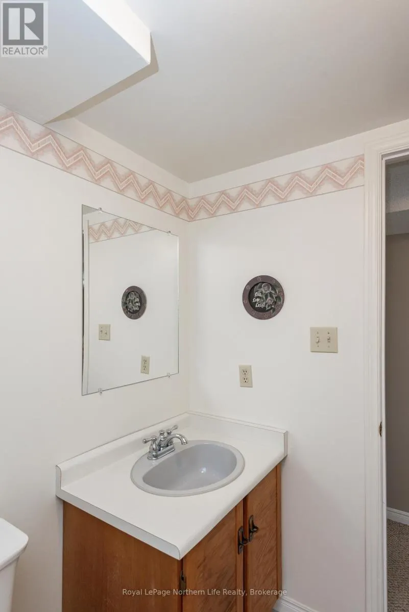 22 - 624 LAKESHORE DRIVE, #22