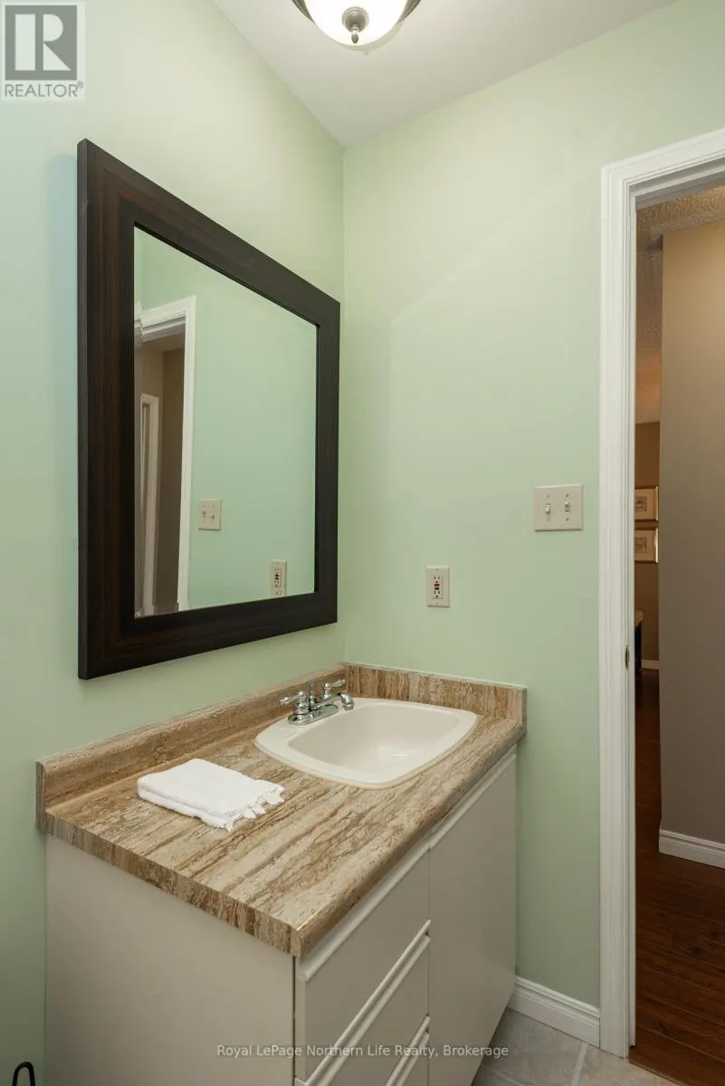 22 - 624 LAKESHORE DRIVE, #22