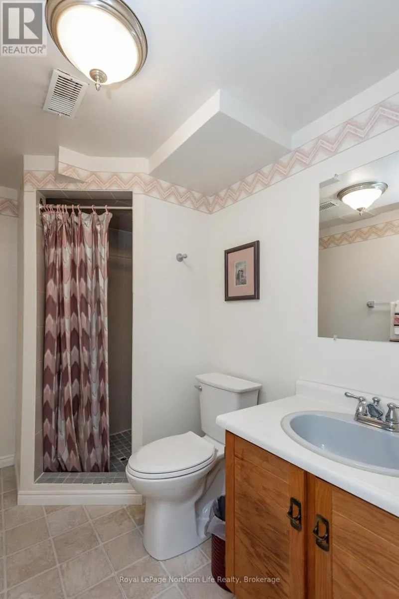 22 - 624 LAKESHORE DRIVE, #22