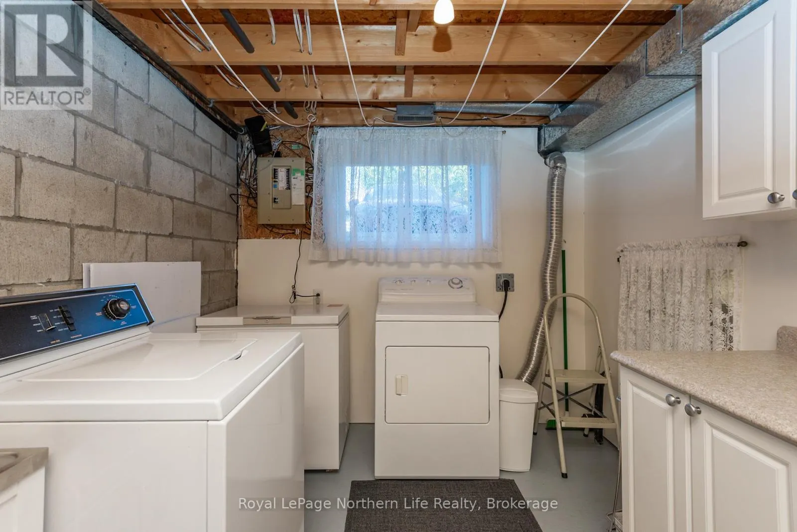22 - 624 LAKESHORE DRIVE, #22