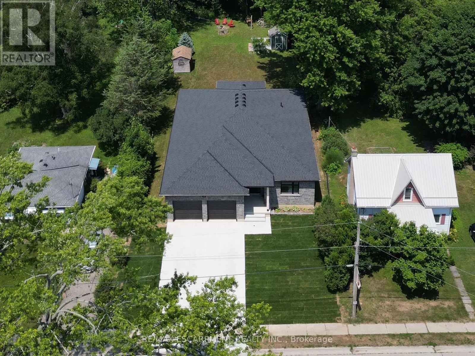 89 ROBINSON STREET
