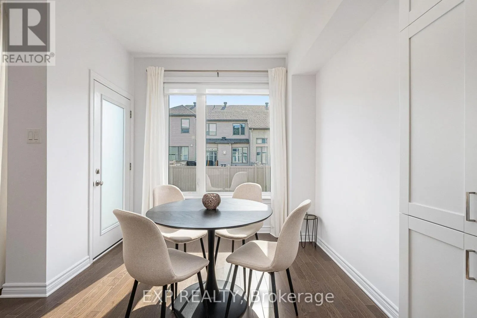 519 TRIANGLE STREET