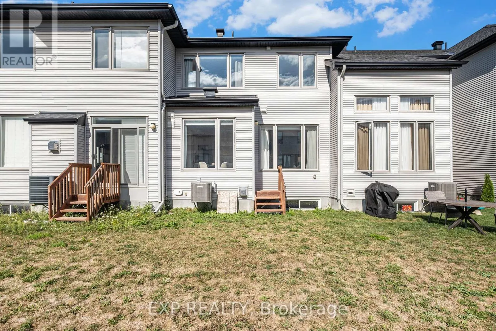 519 TRIANGLE STREET