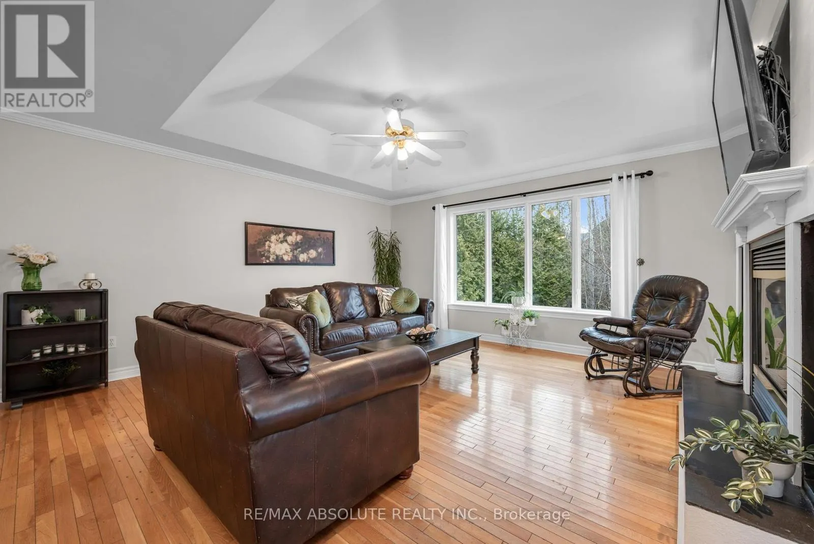 1601 SHAUNA CRESCENT
