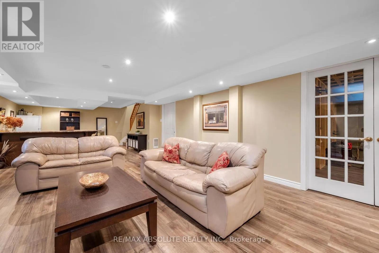 1601 SHAUNA CRESCENT