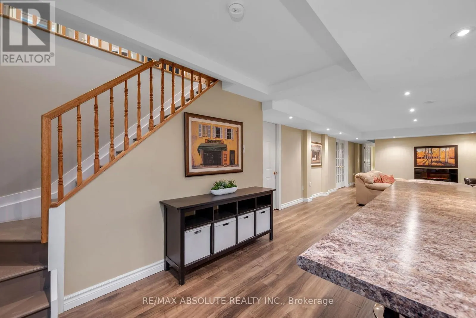 1601 SHAUNA CRESCENT
