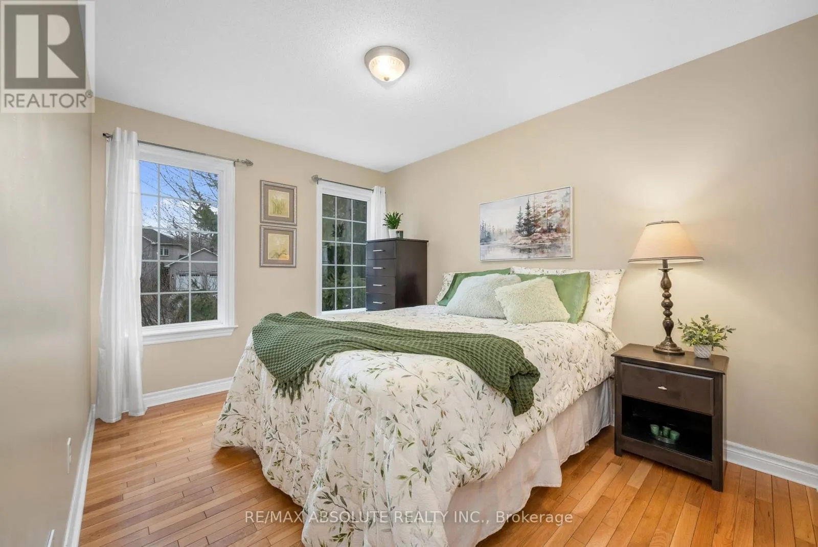 1601 SHAUNA CRESCENT