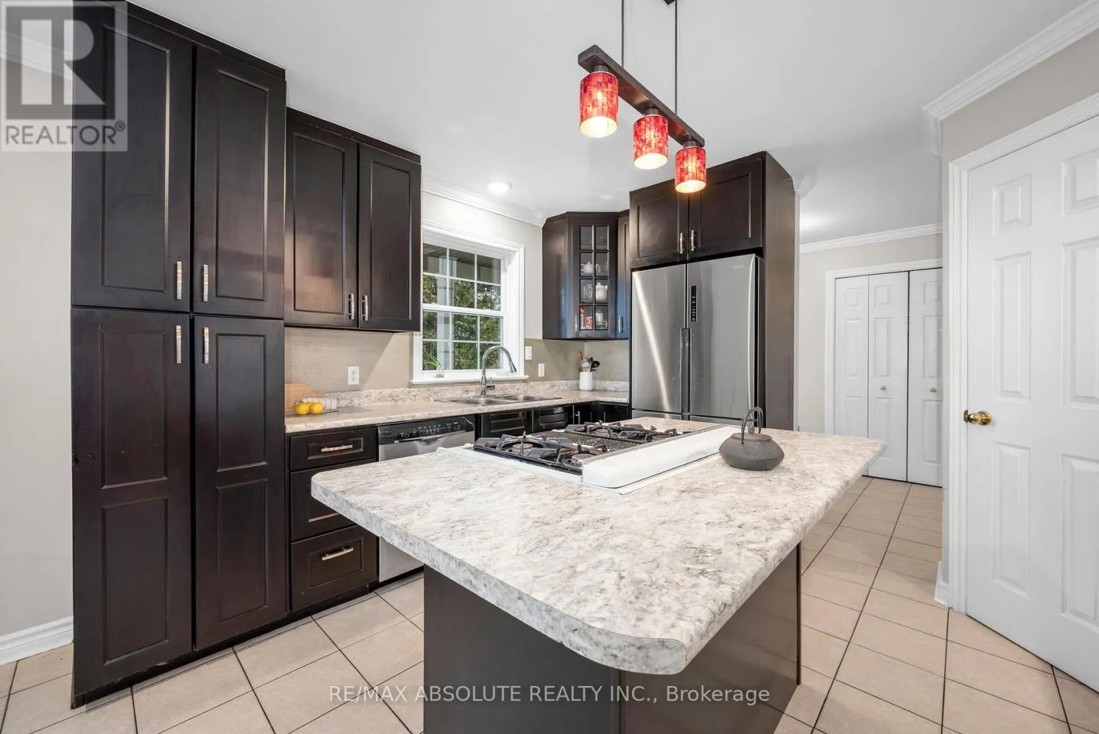 1601 SHAUNA CRESCENT