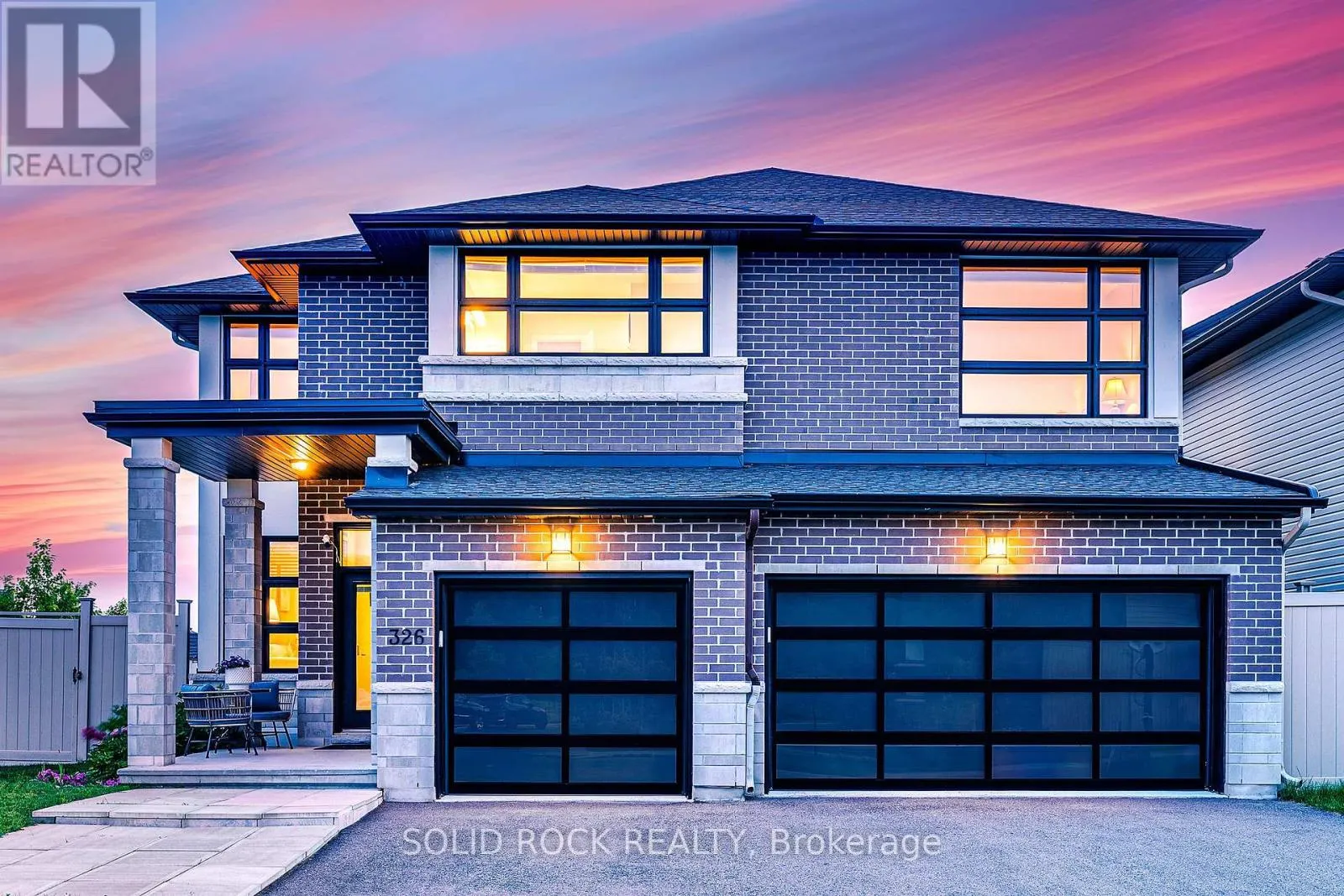 326 MEMORIAL GROVE