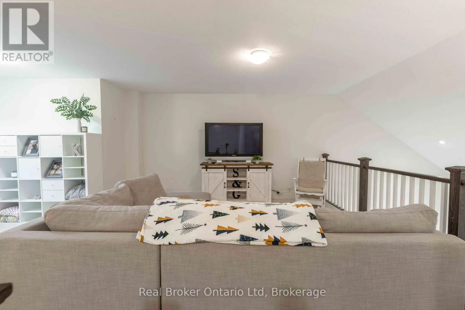 315 TELFORD TRAIL