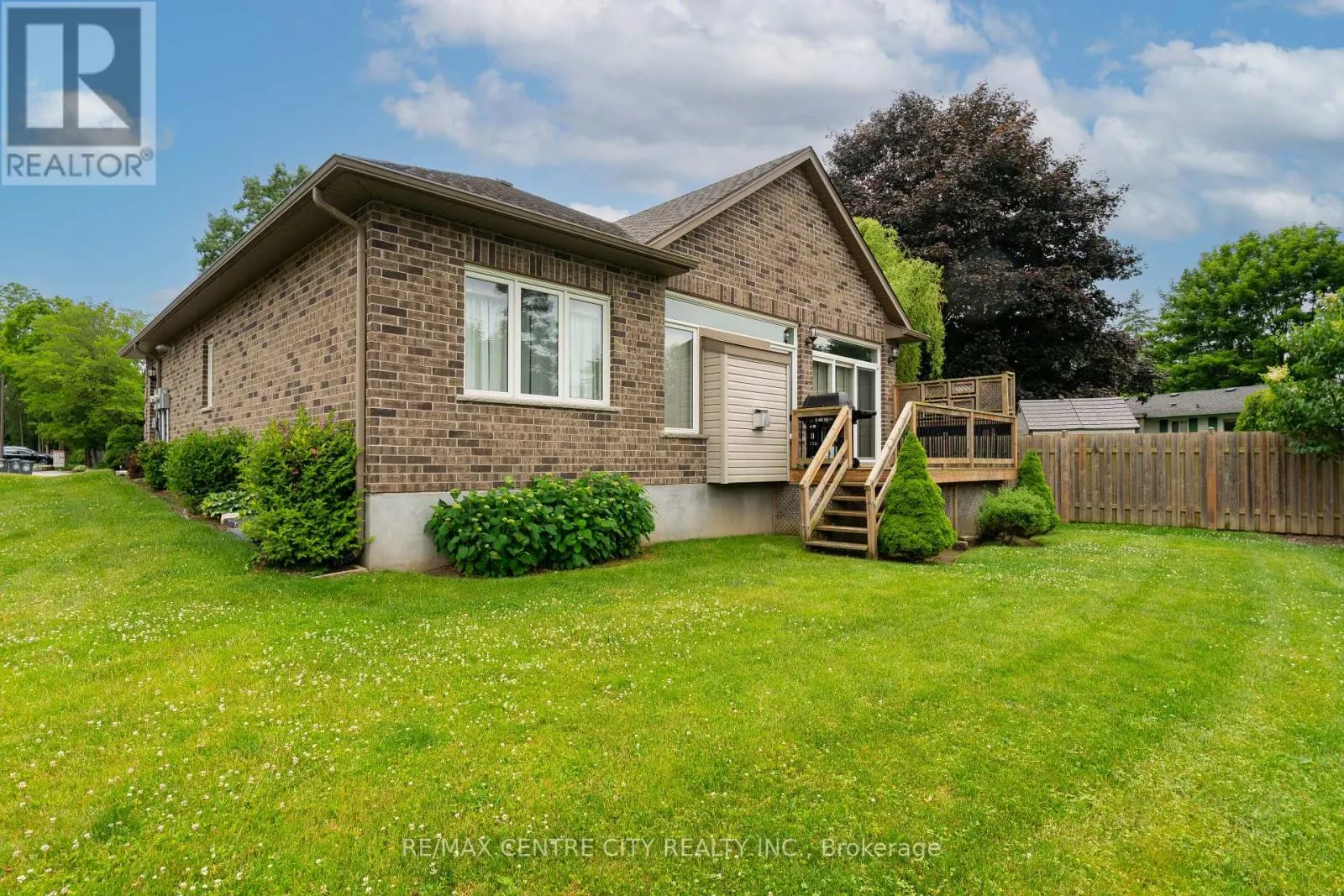 12 - 1 VINEDEN DRIVE, #12