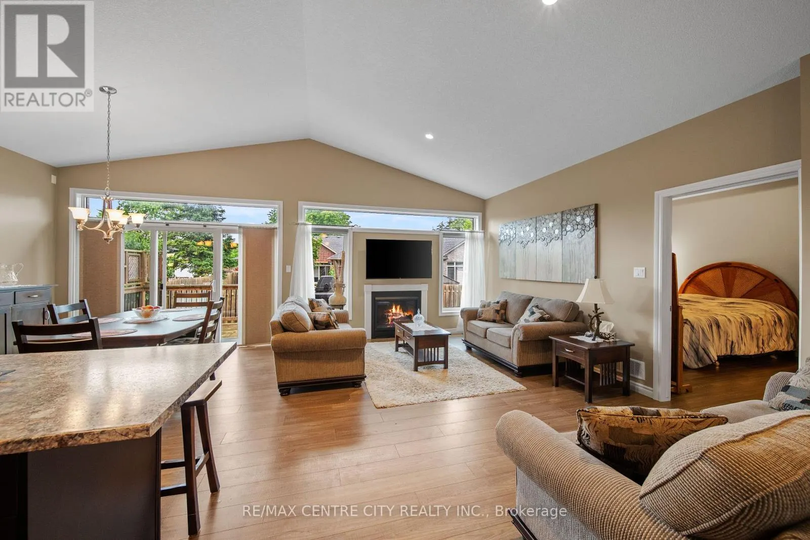 12 - 1 VINEDEN DRIVE, #12