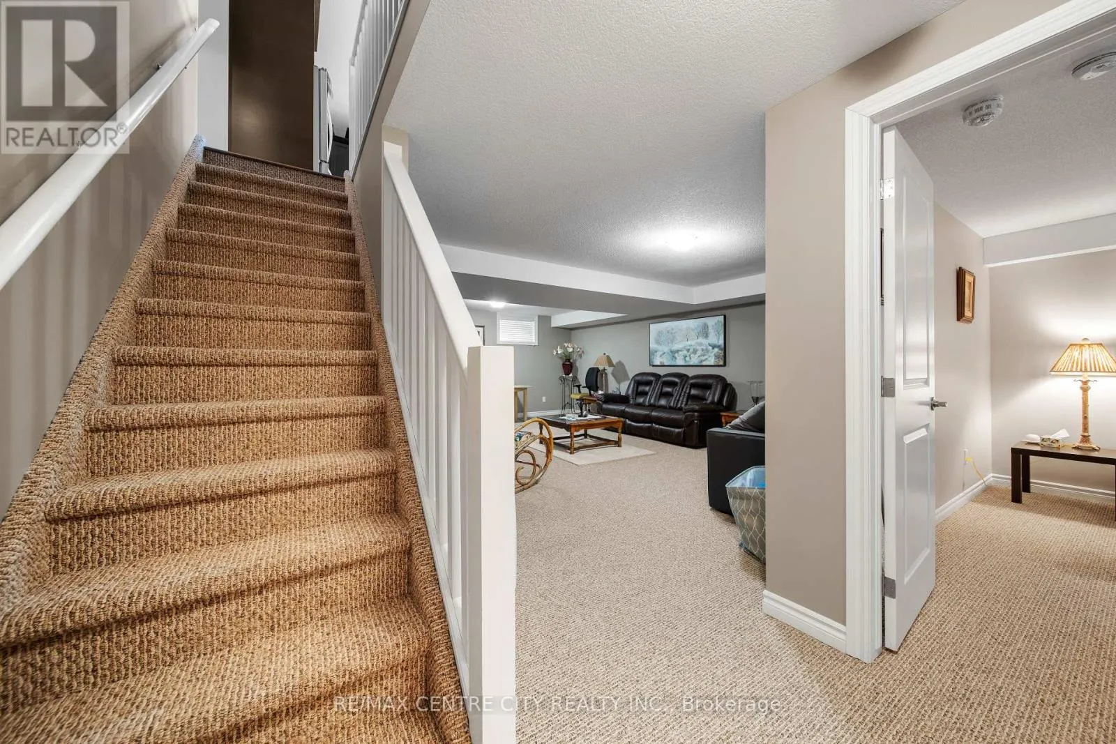 12 - 1 VINEDEN DRIVE, #12