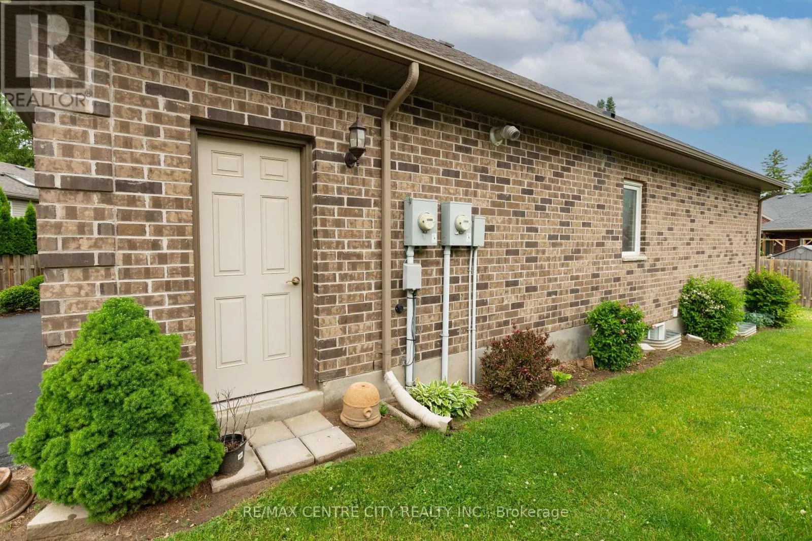 12 - 1 VINEDEN DRIVE, #12