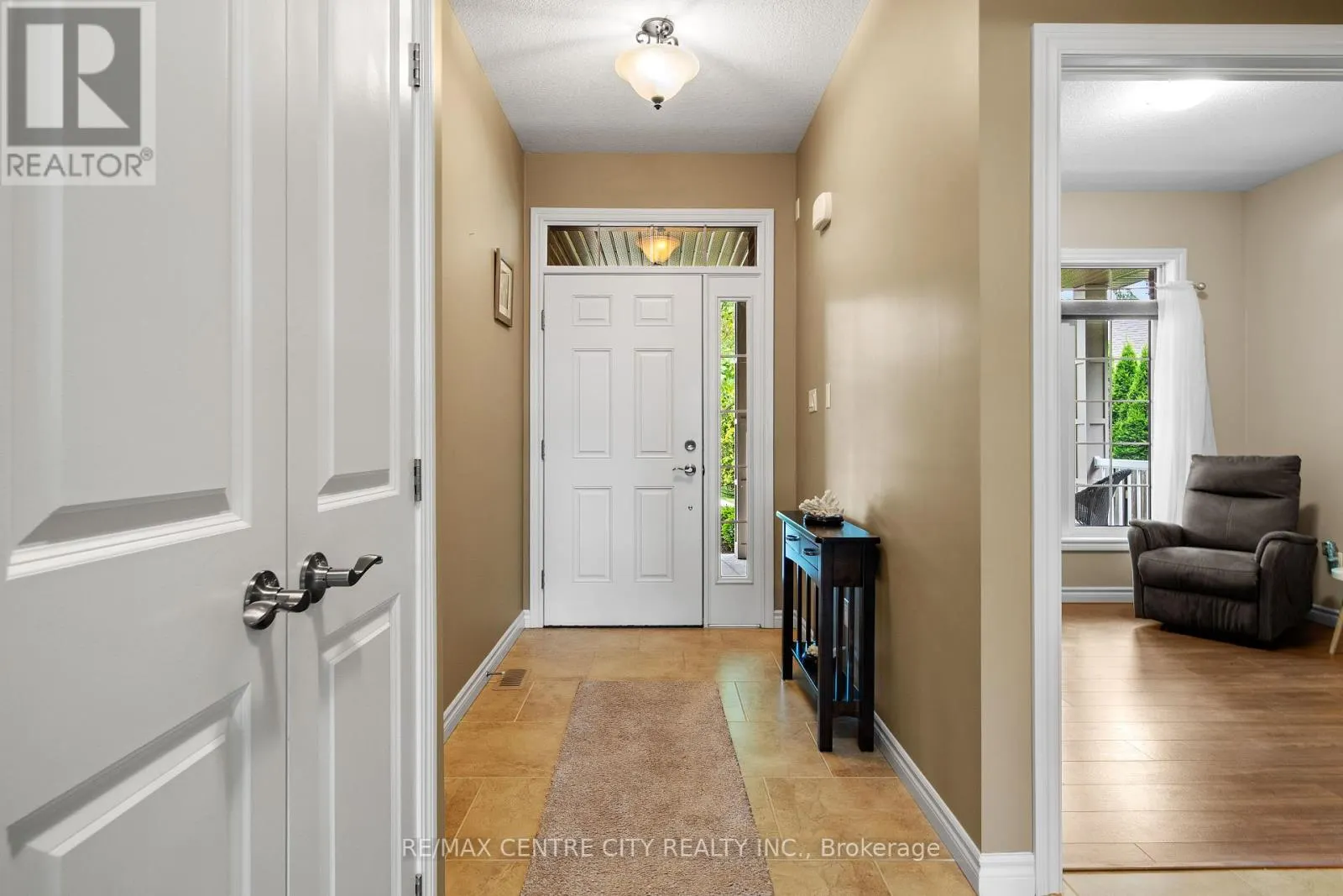 12 - 1 VINEDEN DRIVE, #12