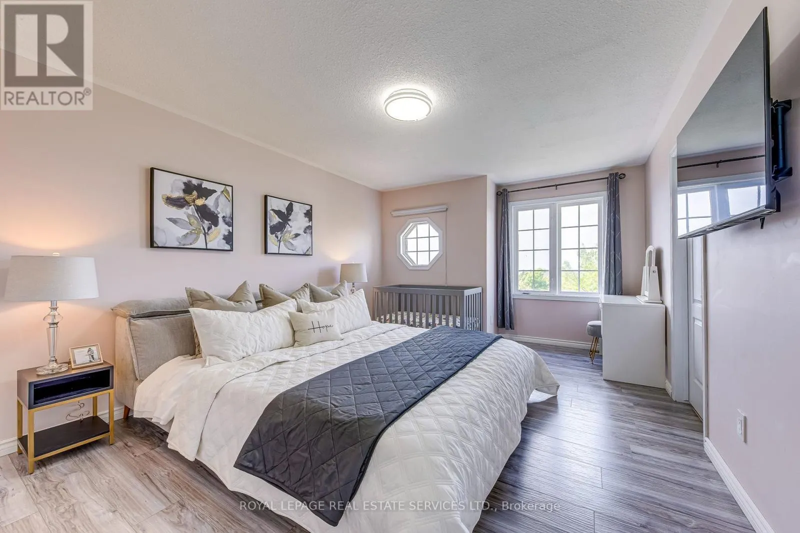 12 - 7 SOUTHSIDE PLACE