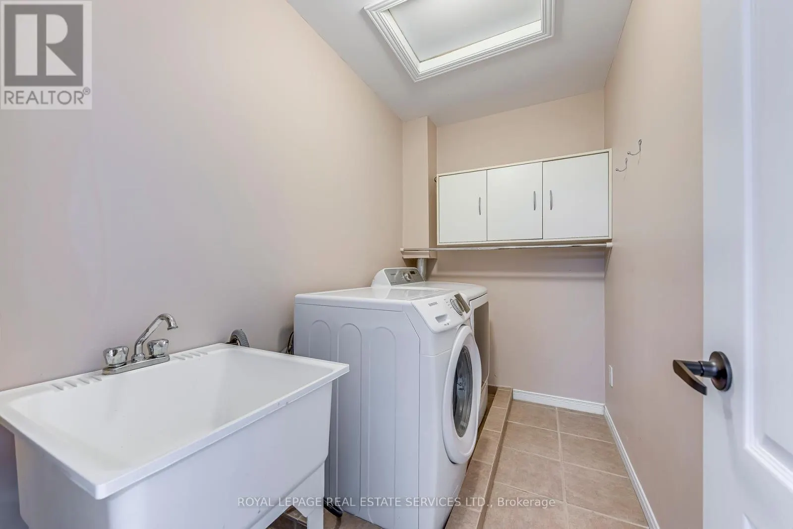 12 - 7 SOUTHSIDE PLACE