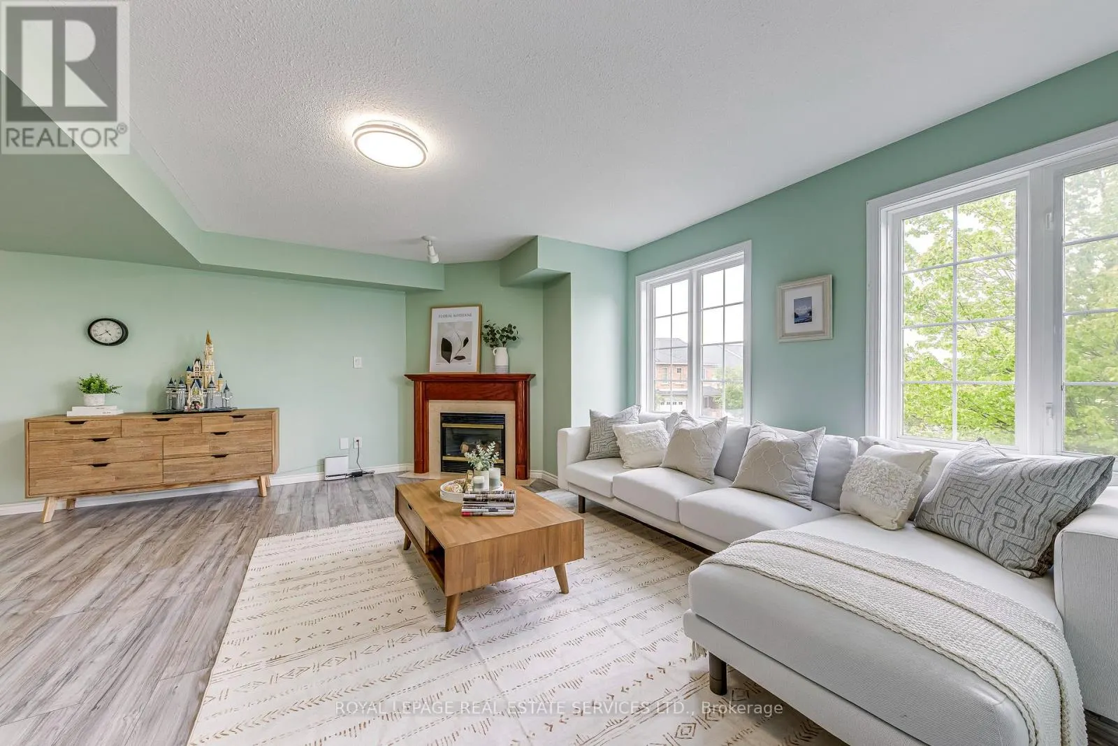 12 - 7 SOUTHSIDE PLACE
