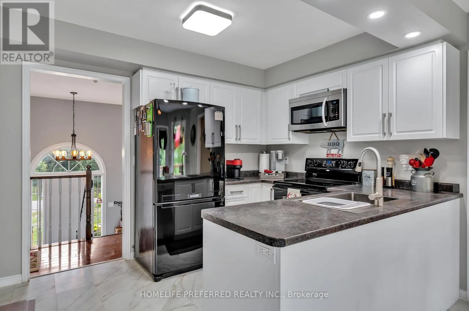 2403 KENNEDY DRIVE