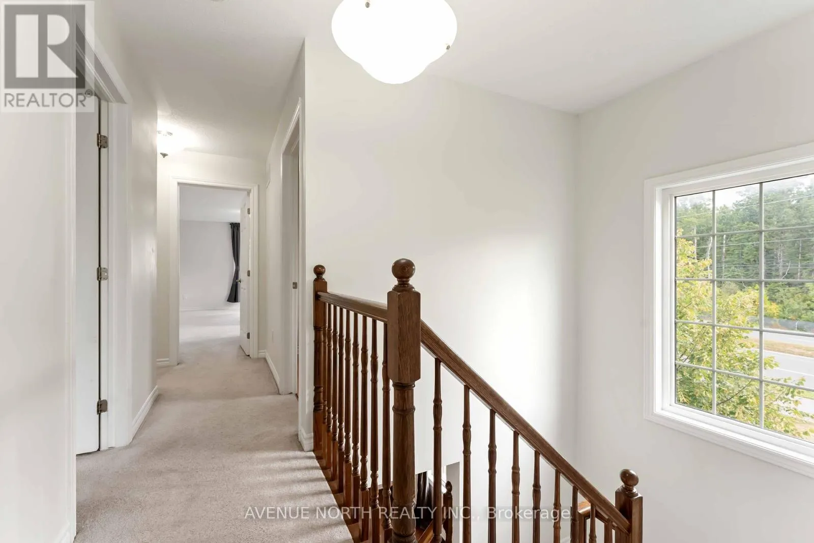 563 FOXLIGHT CIRCLE