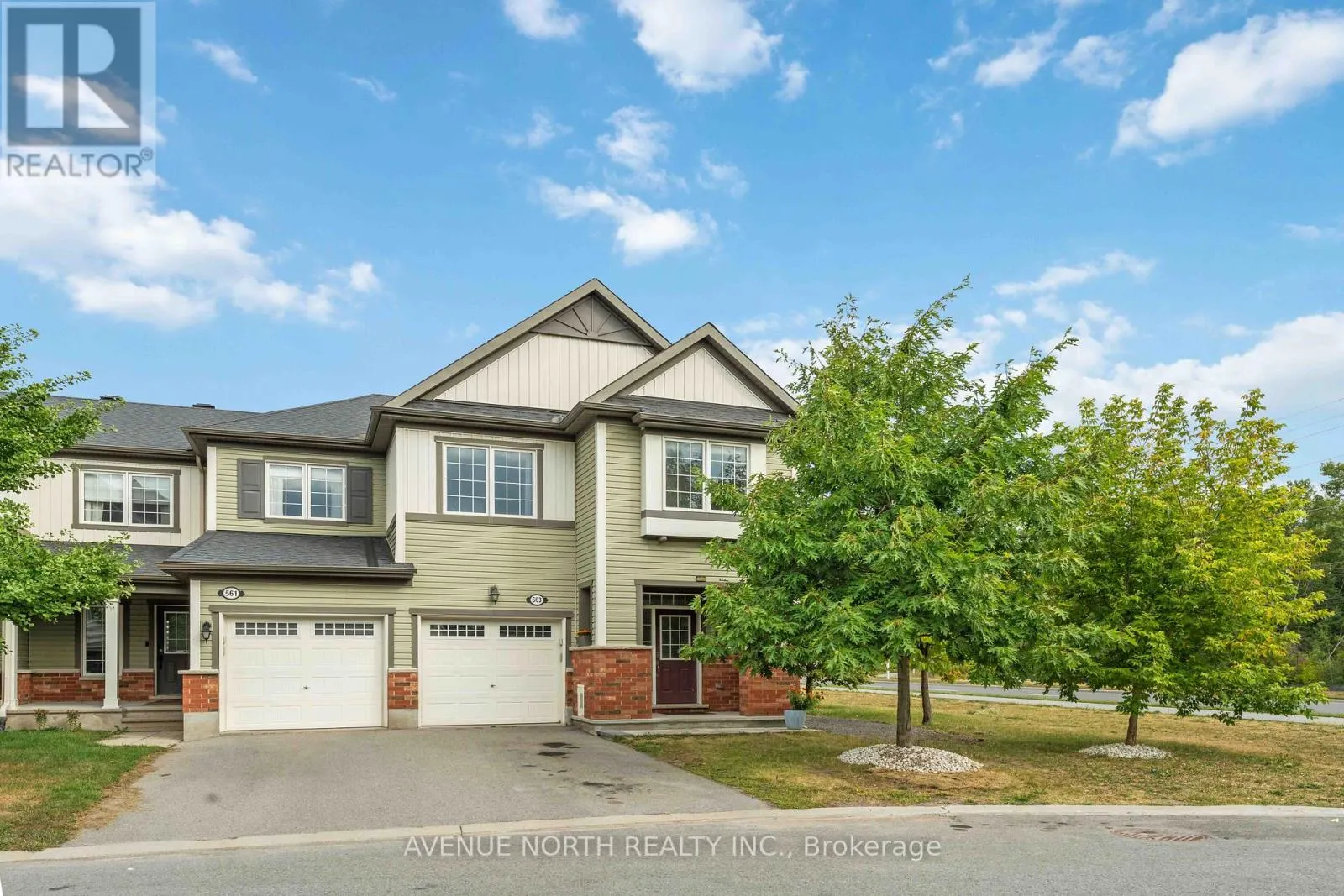 563 FOXLIGHT CIRCLE