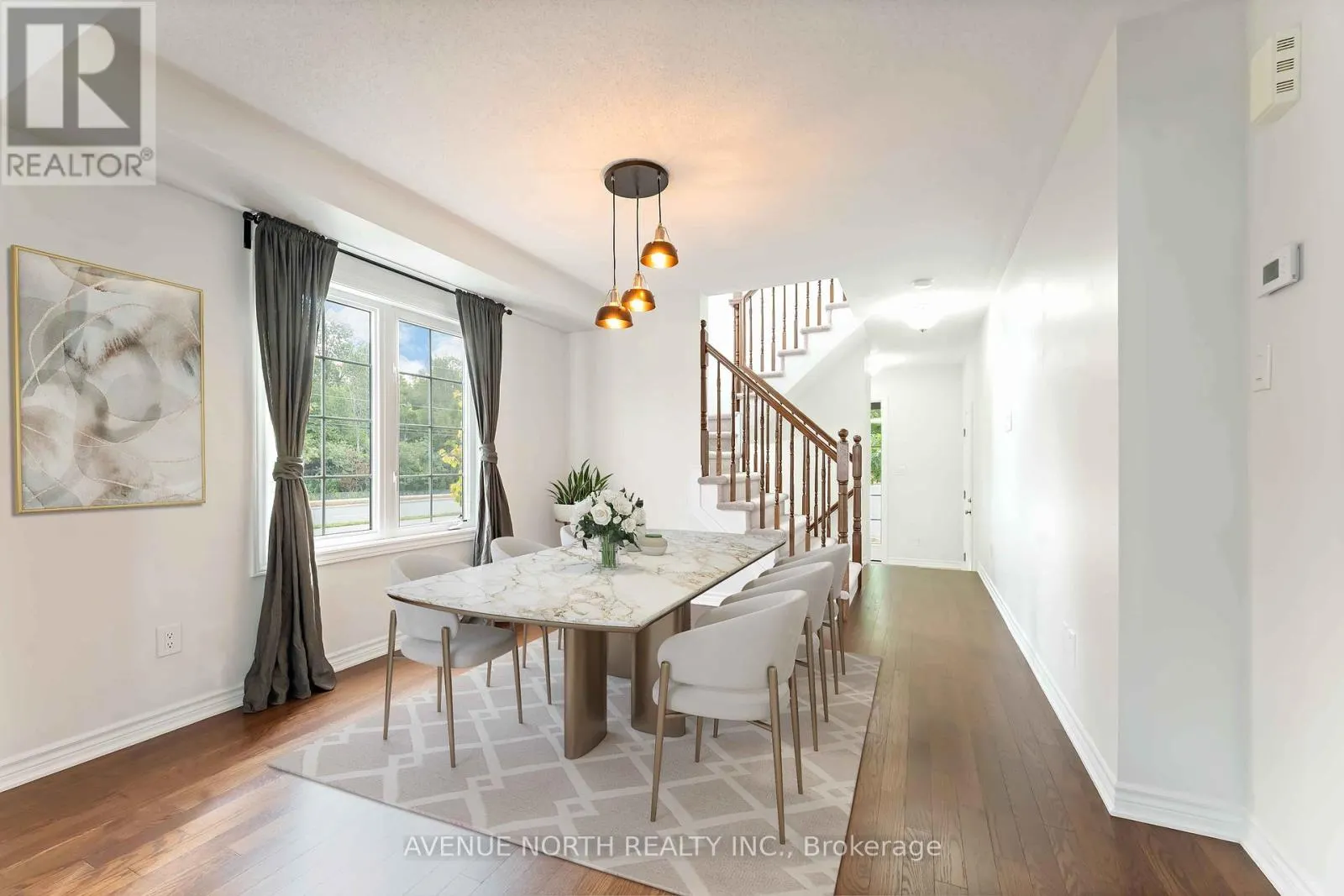 563 FOXLIGHT CIRCLE