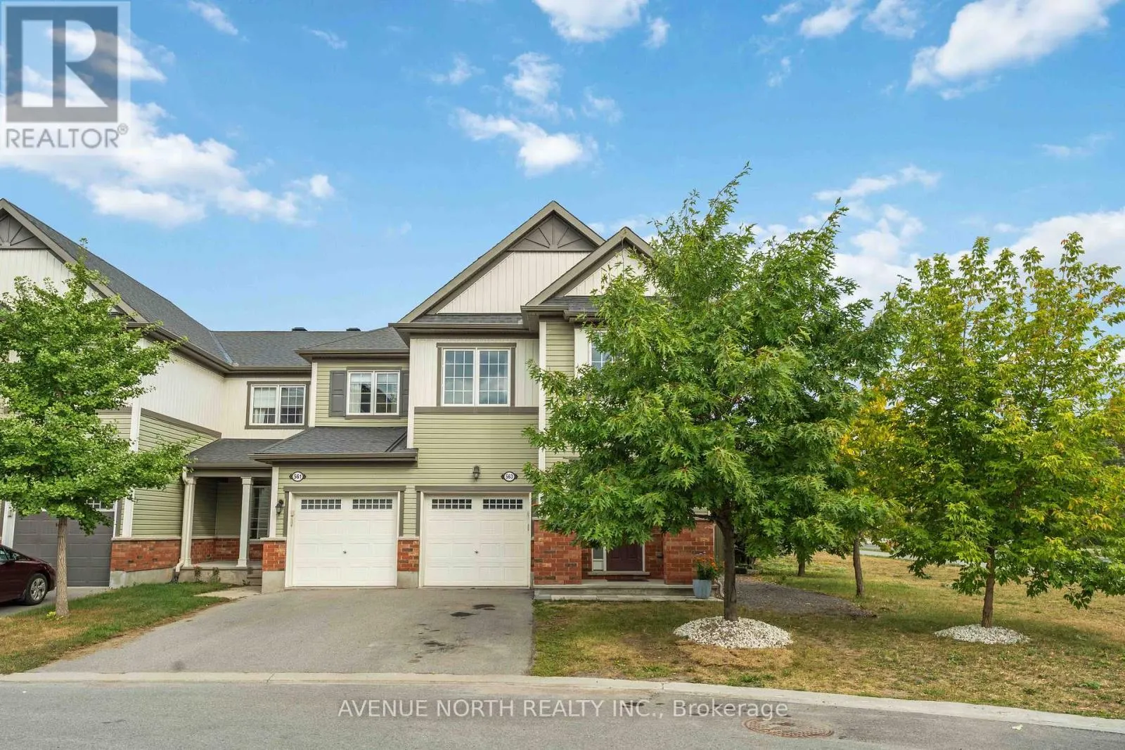 563 FOXLIGHT CIRCLE