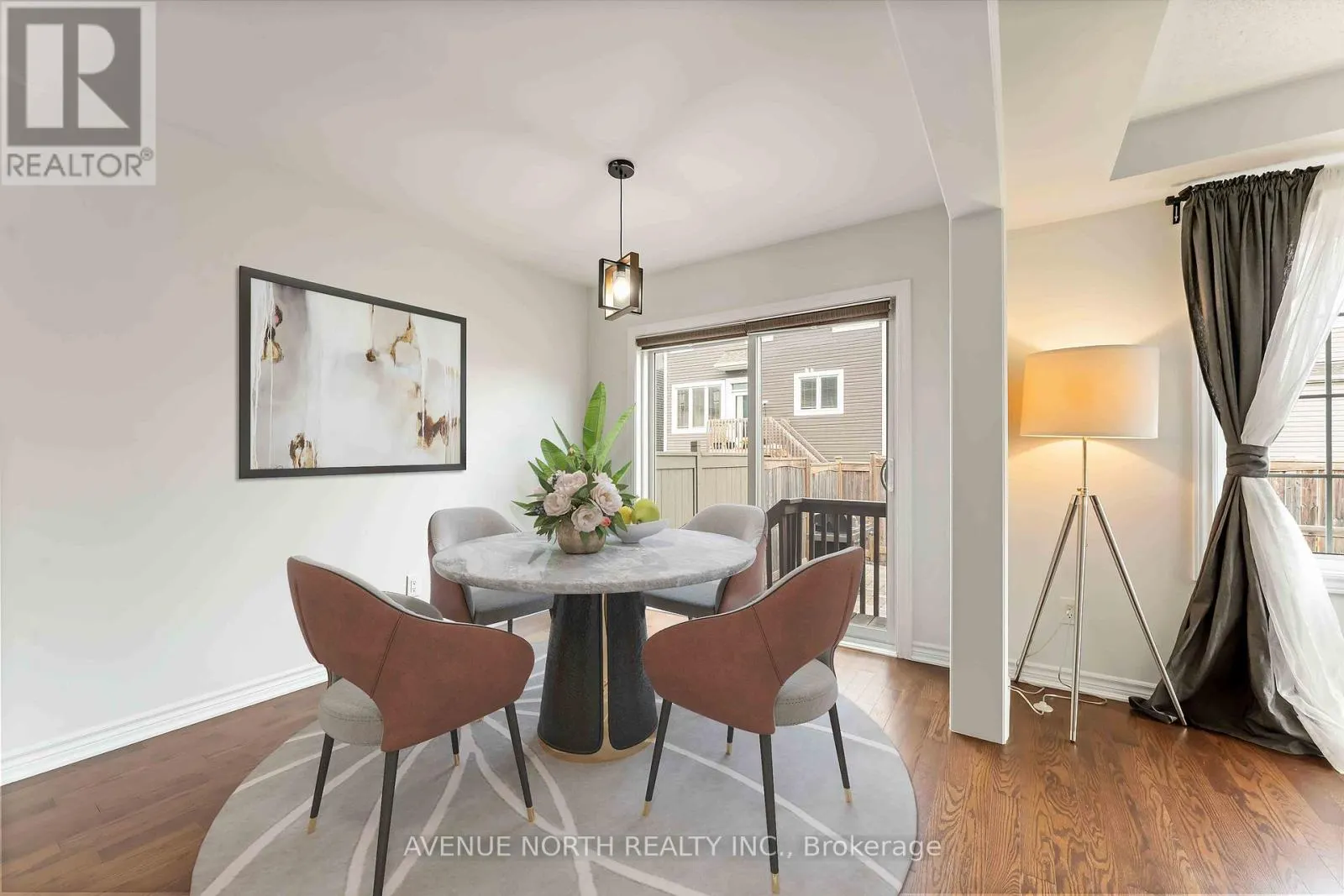 563 FOXLIGHT CIRCLE