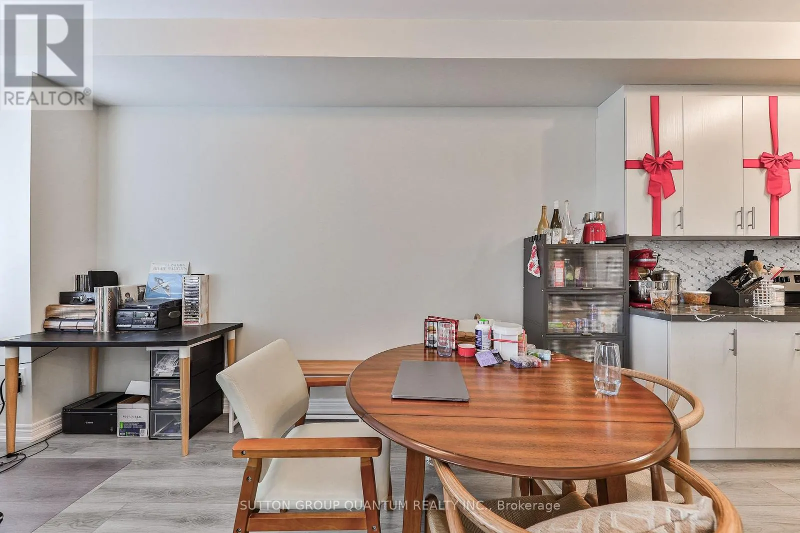 9 - 40 ZINFANDEL DRIVE