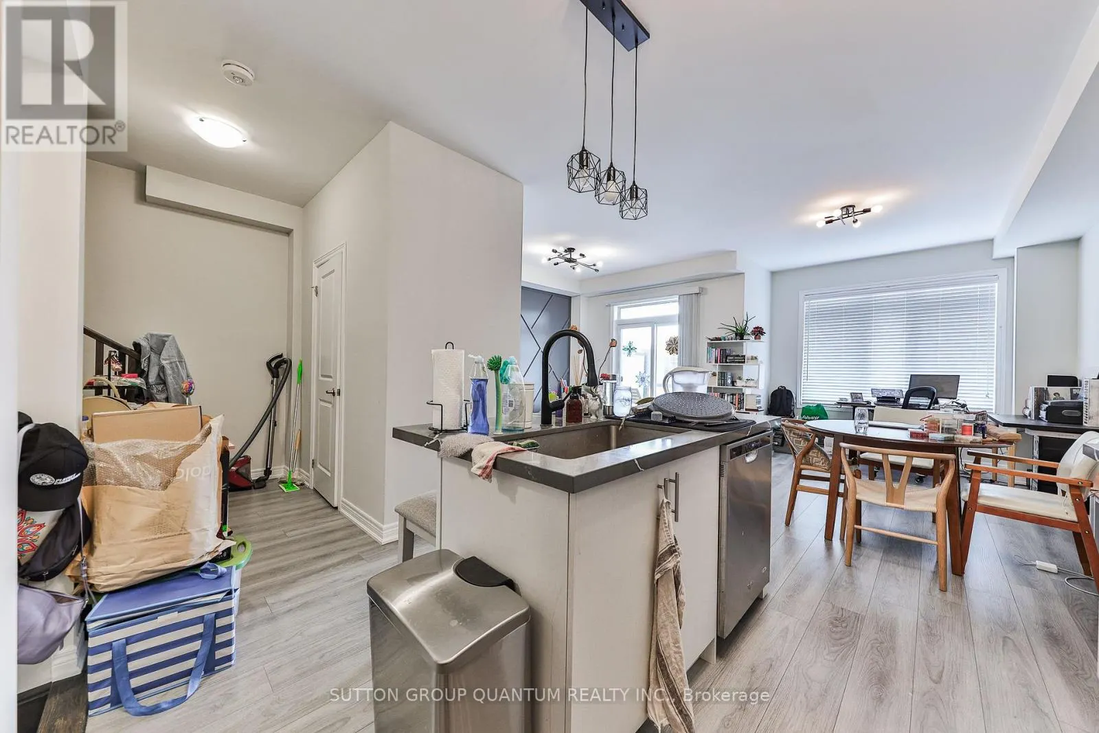 9 - 40 ZINFANDEL DRIVE
