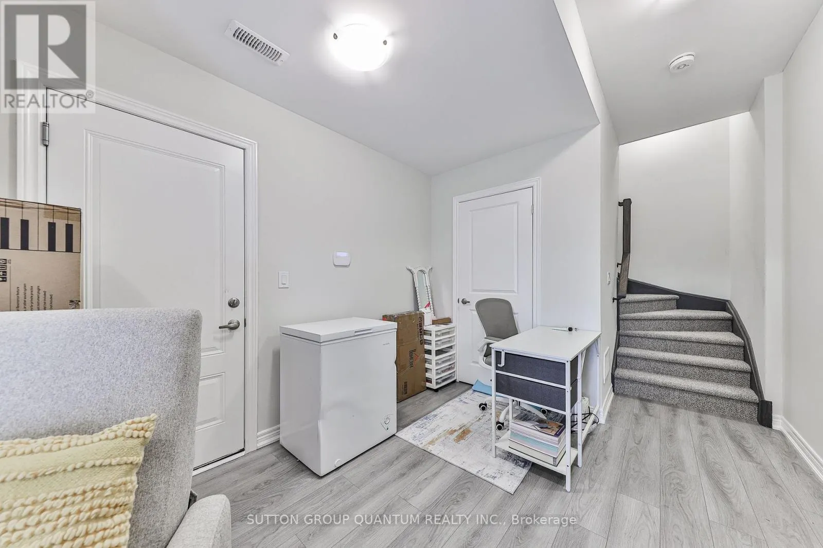 9 - 40 ZINFANDEL DRIVE
