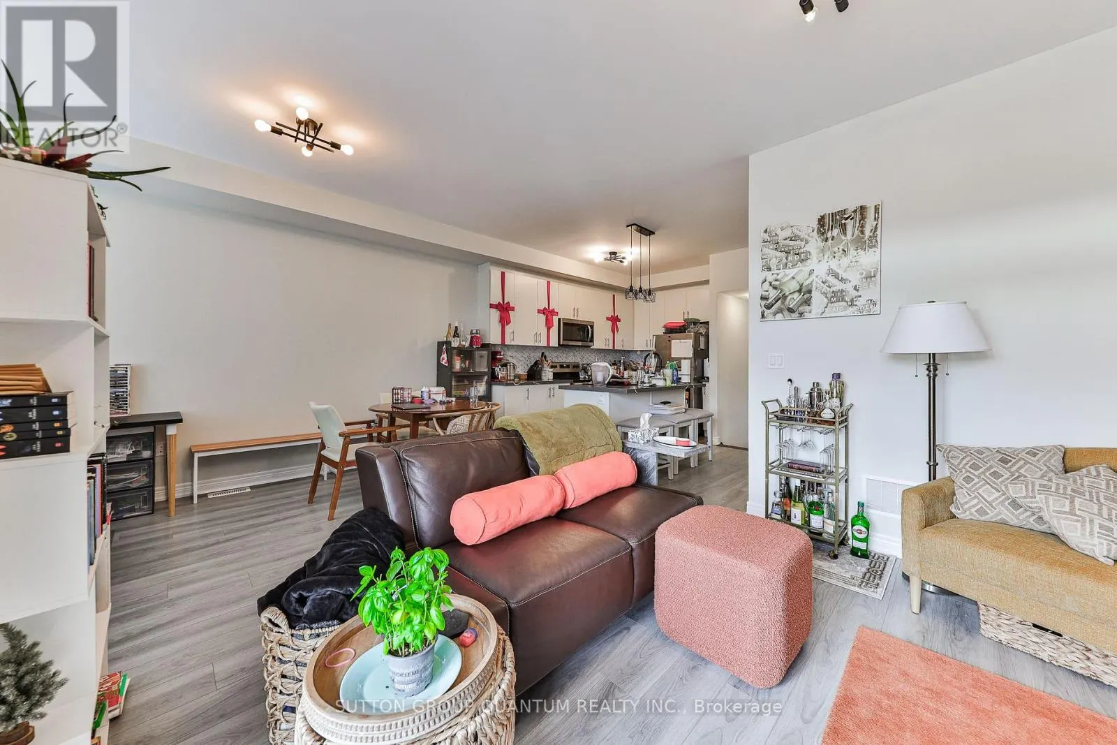 9 - 40 ZINFANDEL DRIVE