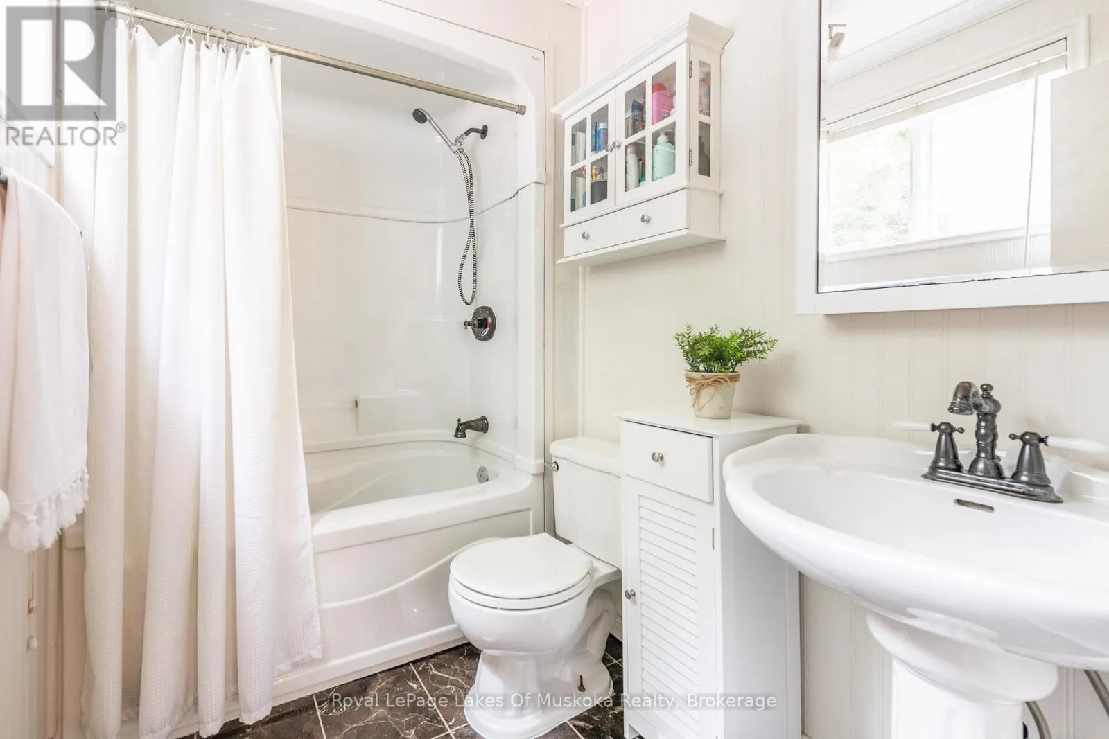1588 SKYLINE DRIVE