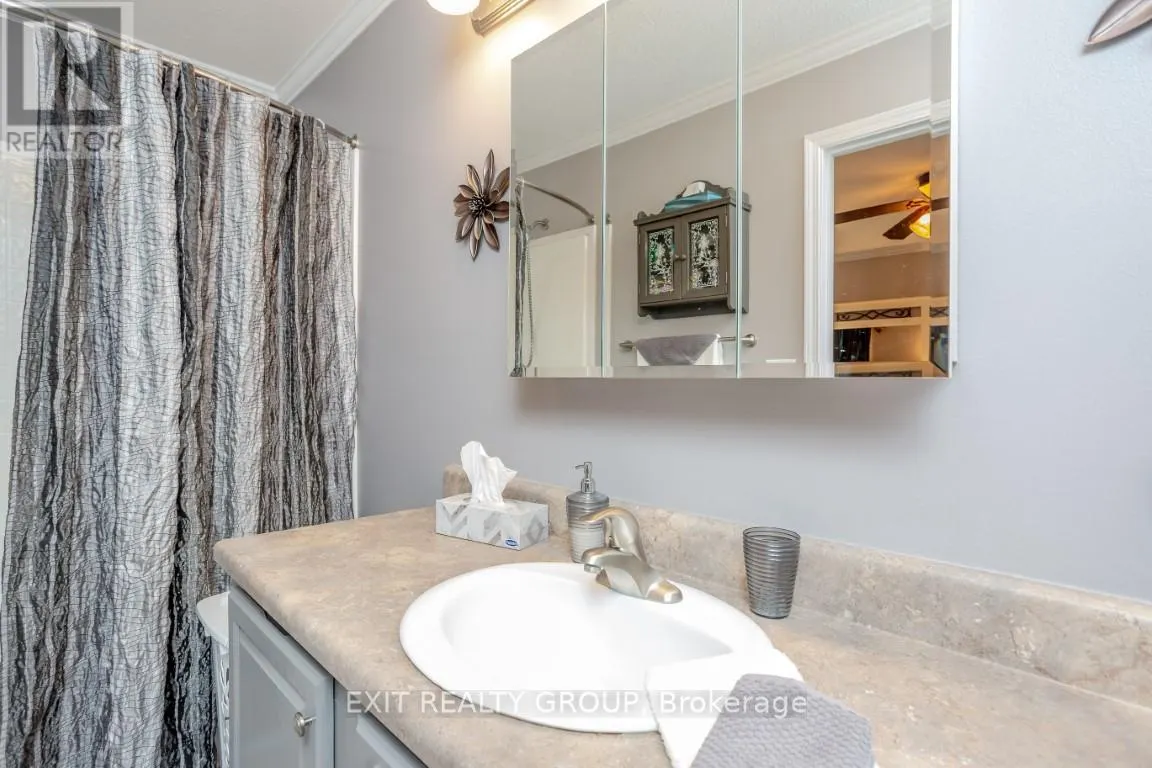 7-152 CONCESSION RD 11 W