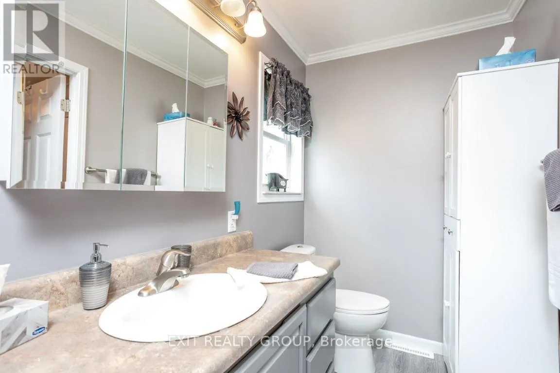 7-152 CONCESSION RD 11 W