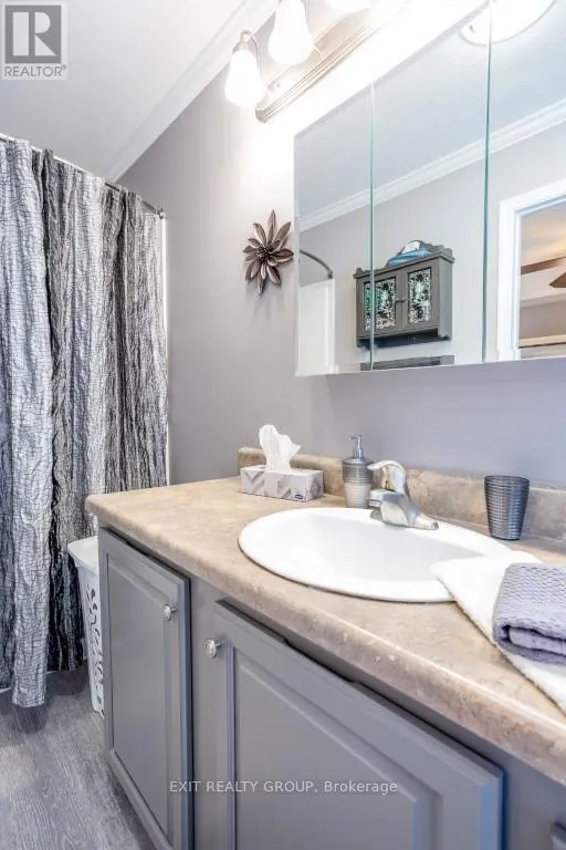 7-152 CONCESSION RD 11 W